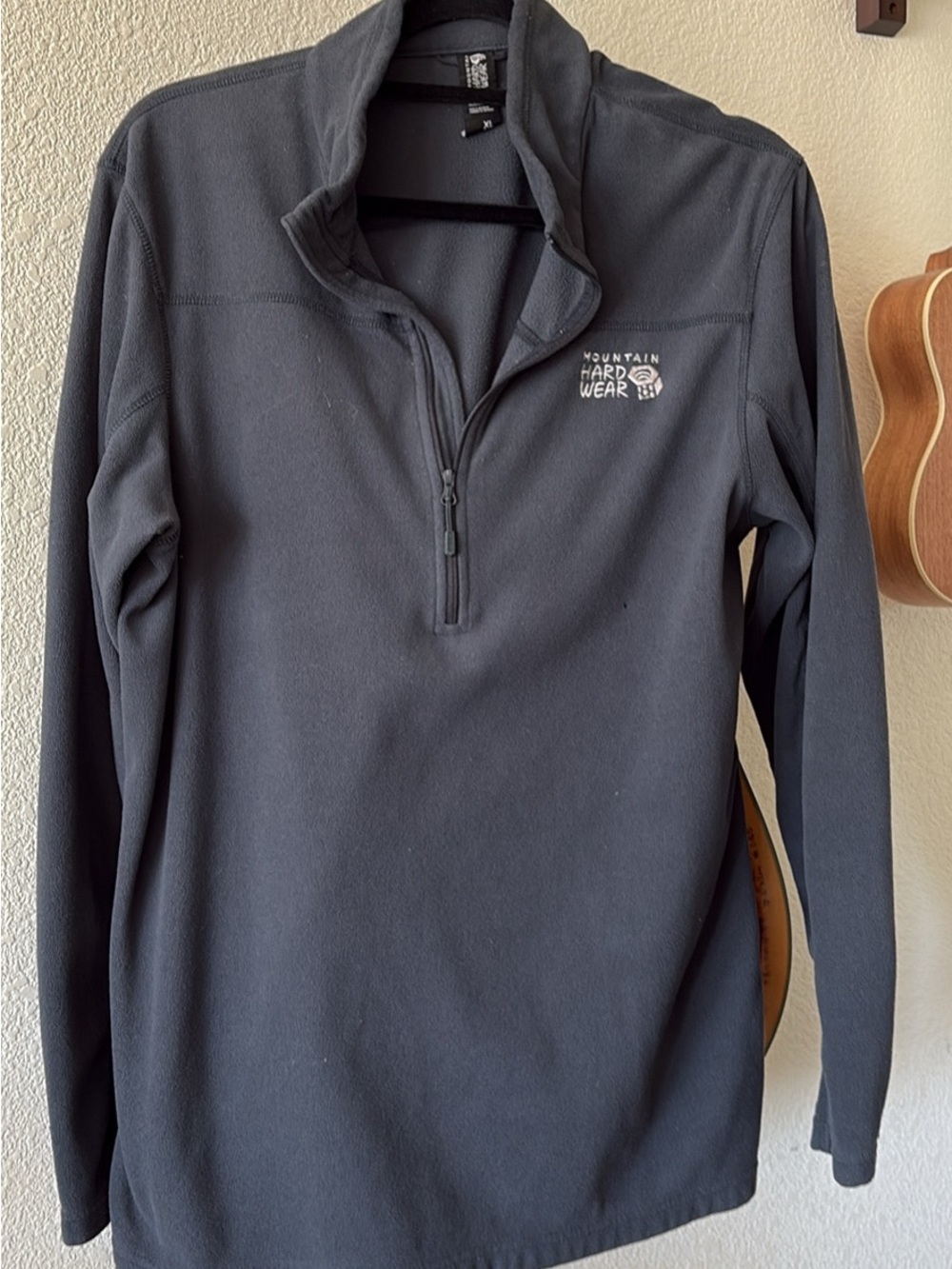 Mountain Hardwear Men's Dark Gray Quarter-Zip Fleece Pullover